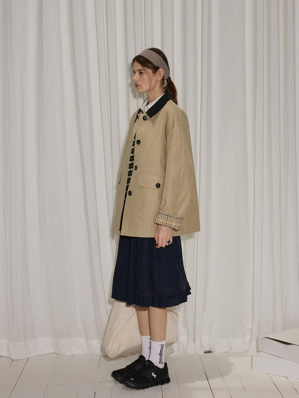 Lofi choose Cotton Blend Loose Fit Commuter Short Single Breasted Khaki Black Trench Coats