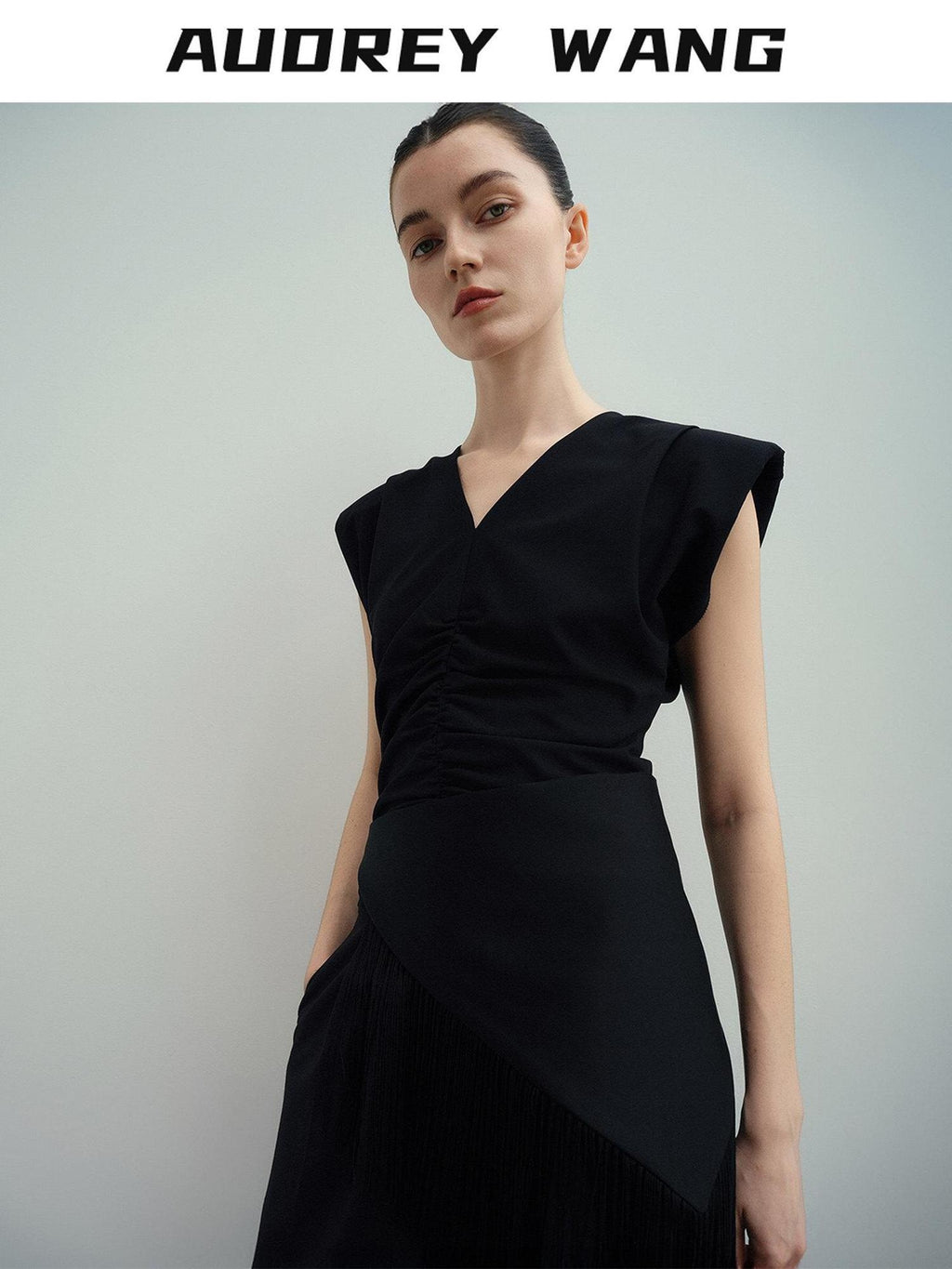 audreyyang Drawstring Pleated Loose V-neck Black Solid Women Off Shoulder Crop Tops