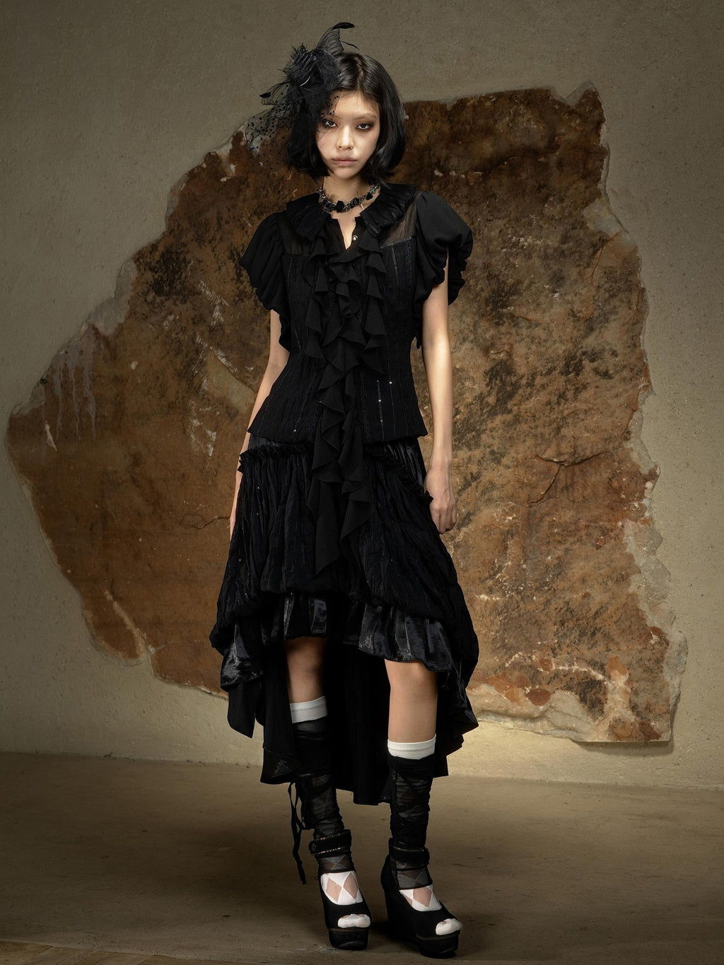 ARIADNAw Dark Punk Court Puff Sleeve Round Neck Slim Fit Women's Blouses