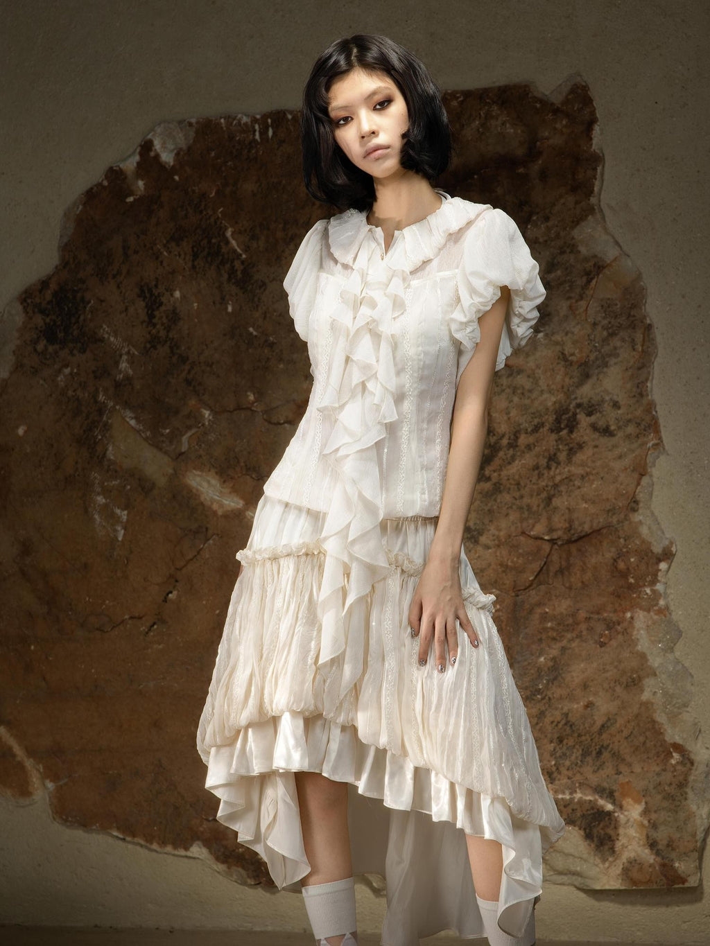 ARIADNAw Dark Punk Court Puff Sleeve Round Neck Slim Fit Women's Blouses