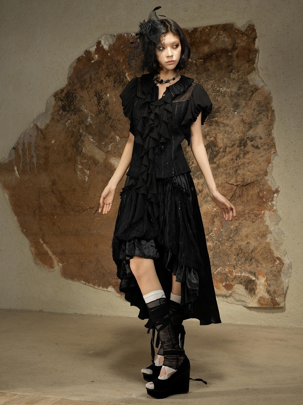 ARIADNAw Dark Punk Court Puff Sleeve Round Neck Slim Fit Women's Blouses