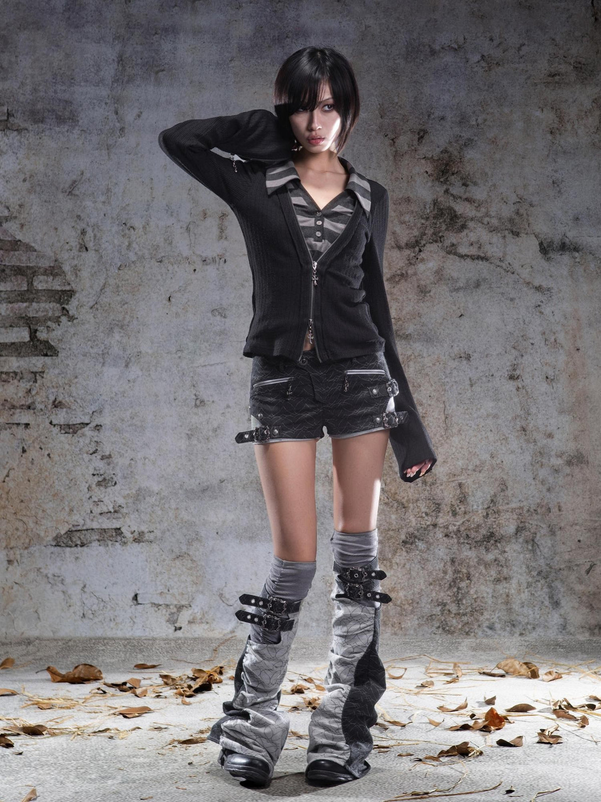 ARIADNAw Punk Asymmetric Layered Low Waist Flared Women's Short Trousers