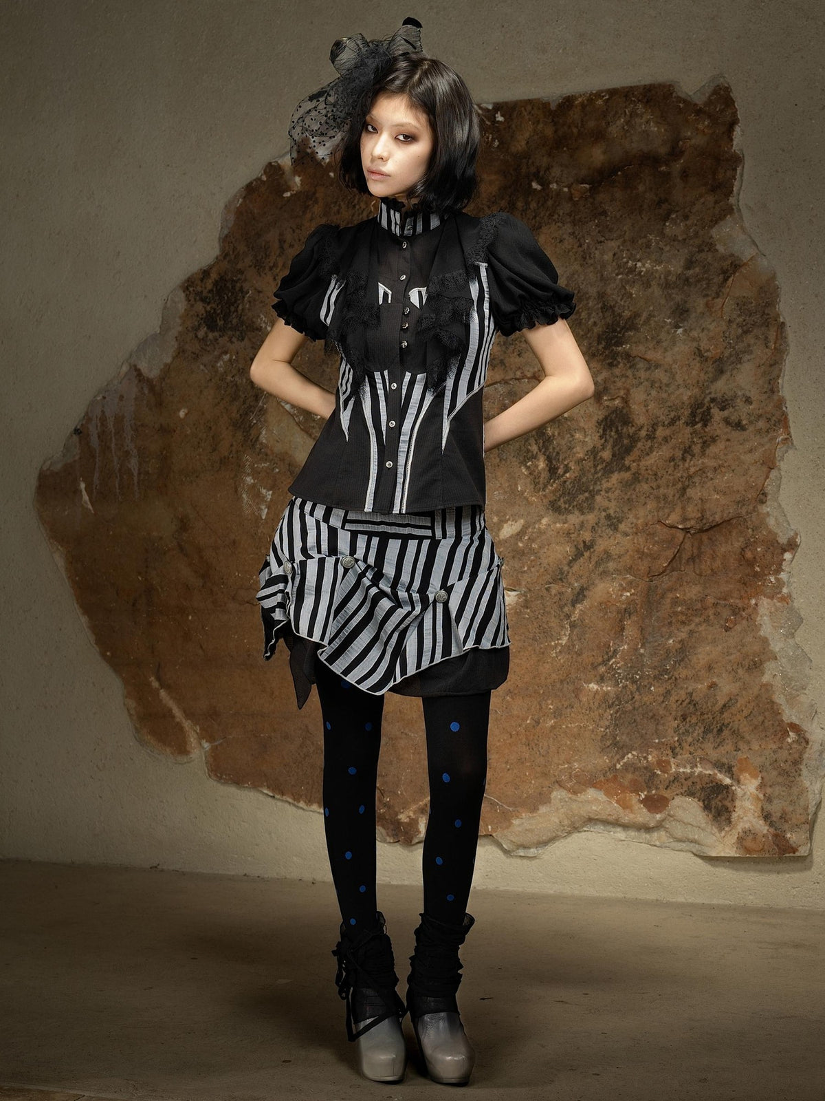 ARIADNAw Punk Striped Stand Collar Puff Sleeve Women's Blouses