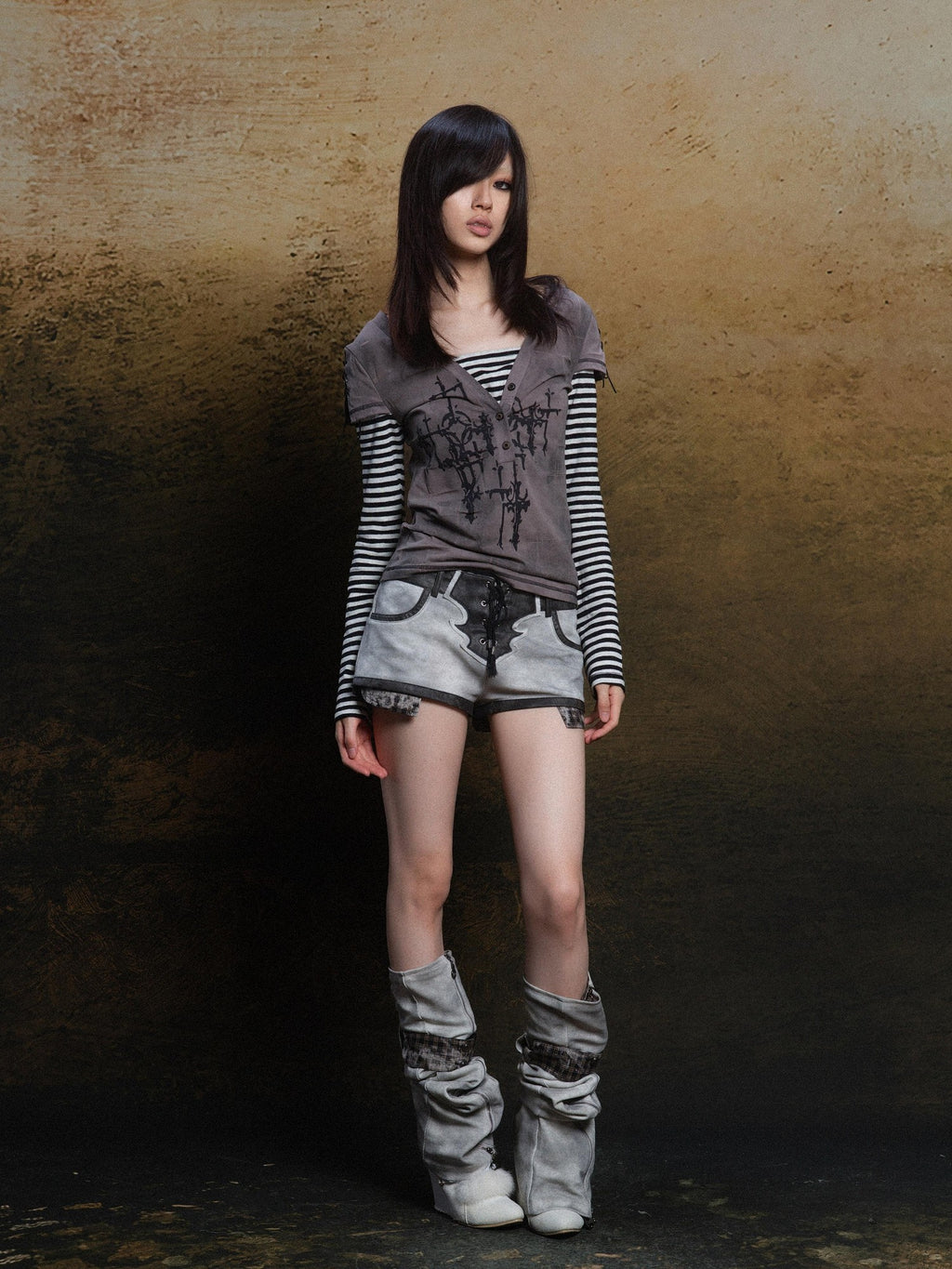 ARIADNAw Totem Cross Print Faux Layered V-neck Women's Long Sleeve T-shirts