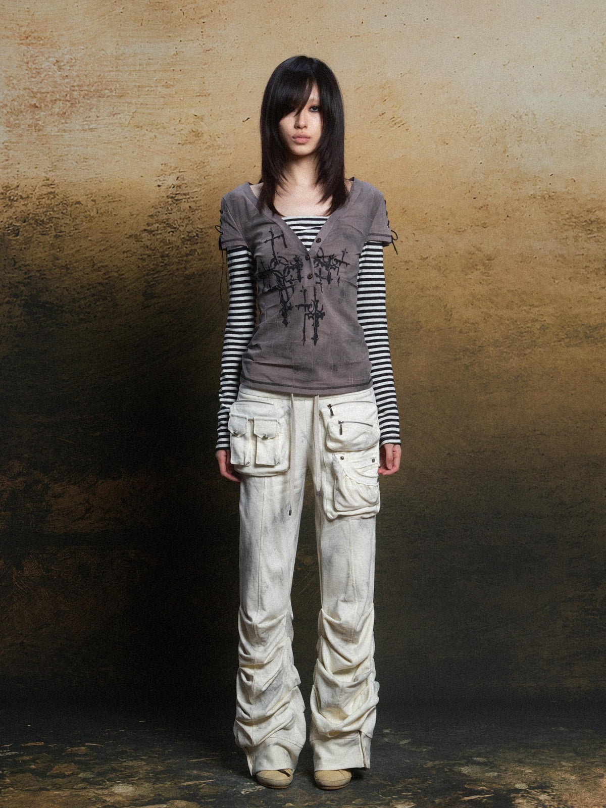 ARIADNAw Totem Cross Print Faux Layered V-neck Women's Long Sleeve T-shirts