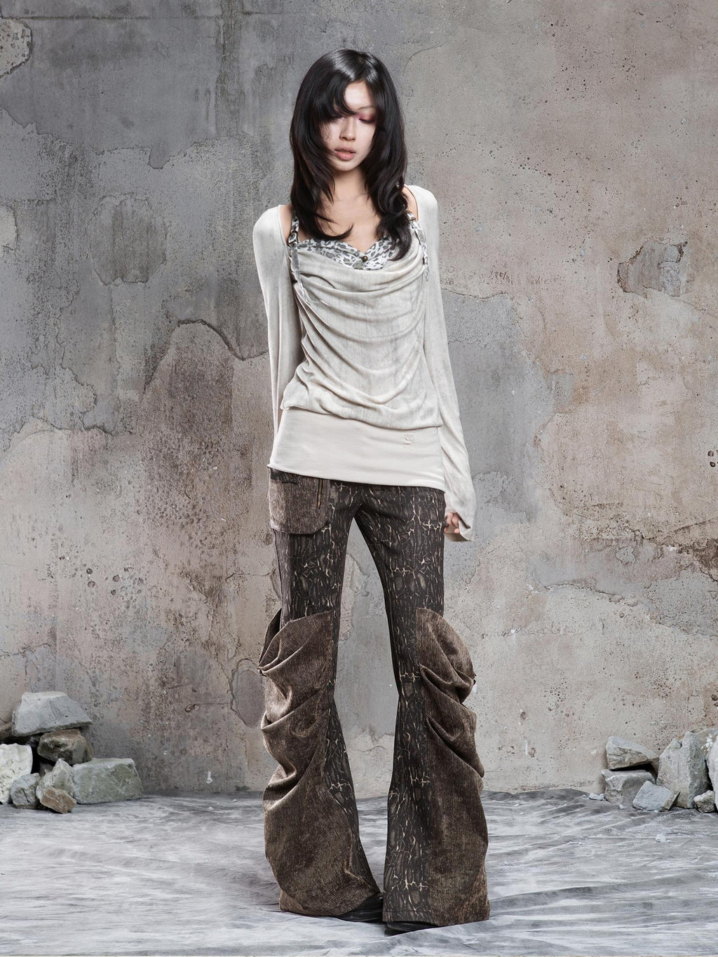 ARIADNAw Vintage Distressed Pocket Pleated Slim Fit Women's Flare Pants