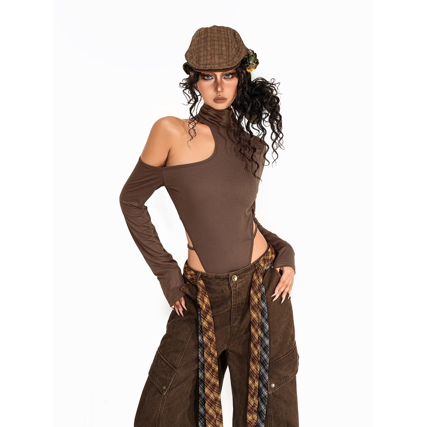 Arielink Coffee Cutout One Shoulder High Neck Women's Cropped Long Sleeve T-shirts 991537543646