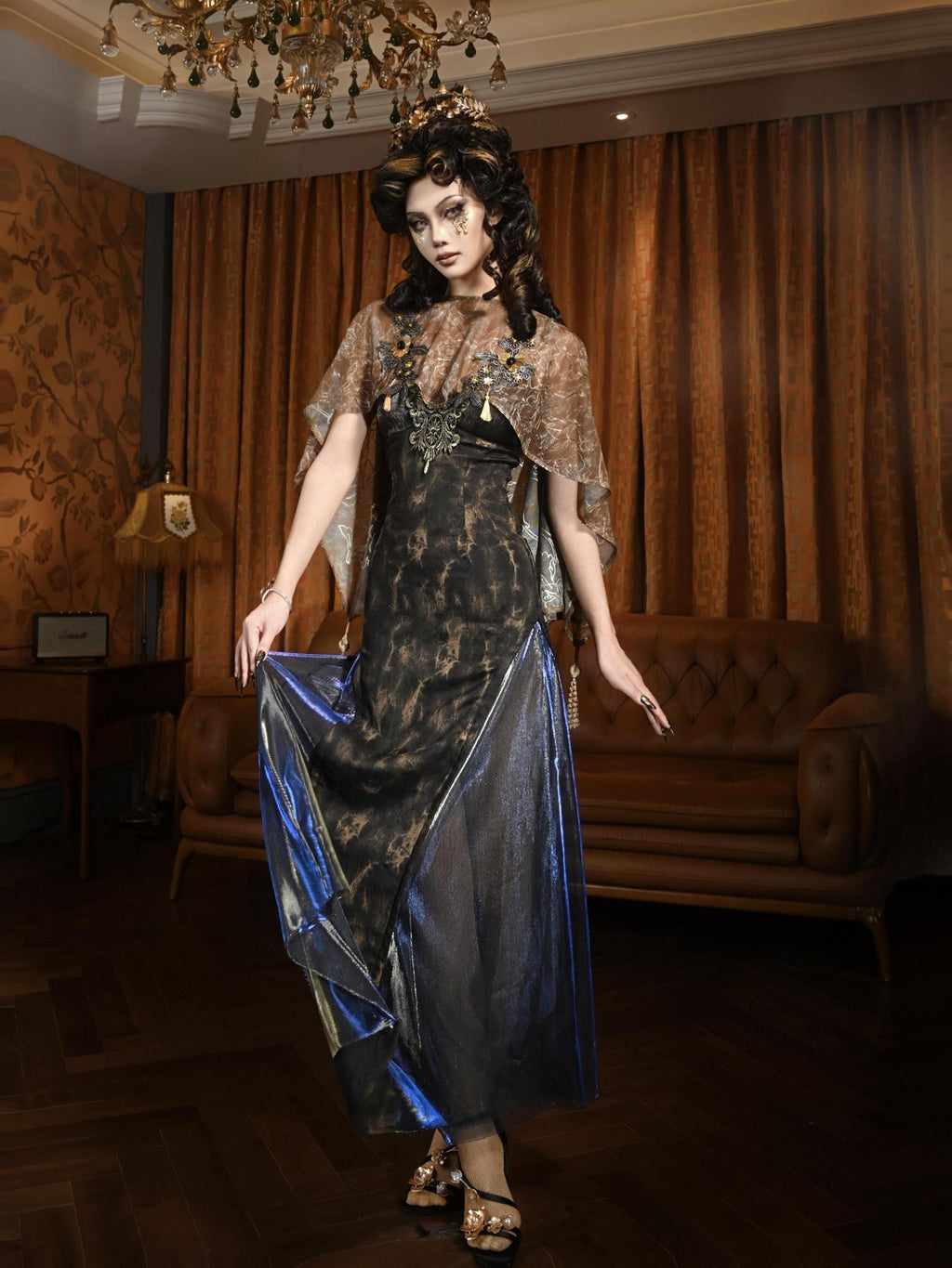 BLOOD SUPPLY Embroidered Palace Cape V-neck Women's Polyester Scarves & Shawls