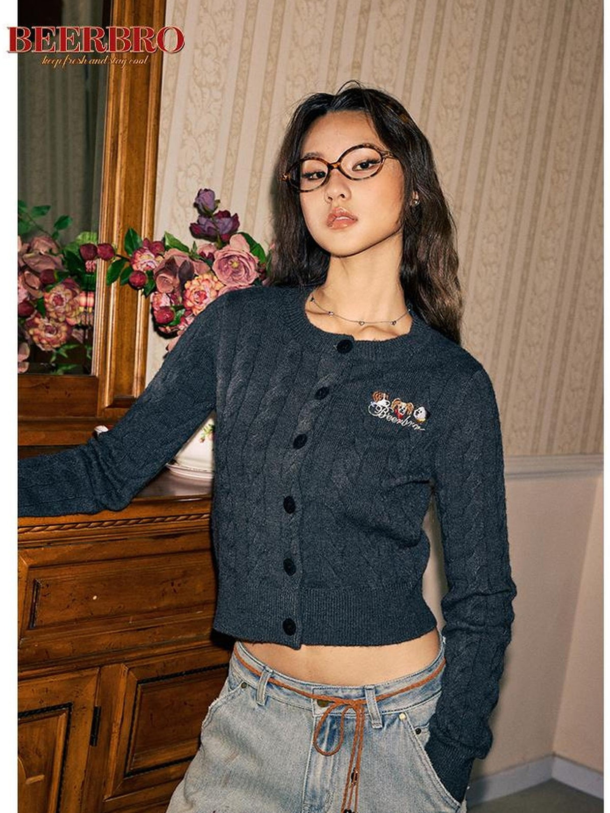 BeerBro Cable Knit Animal Graphic Cropped Women's Acrylic Cardigans