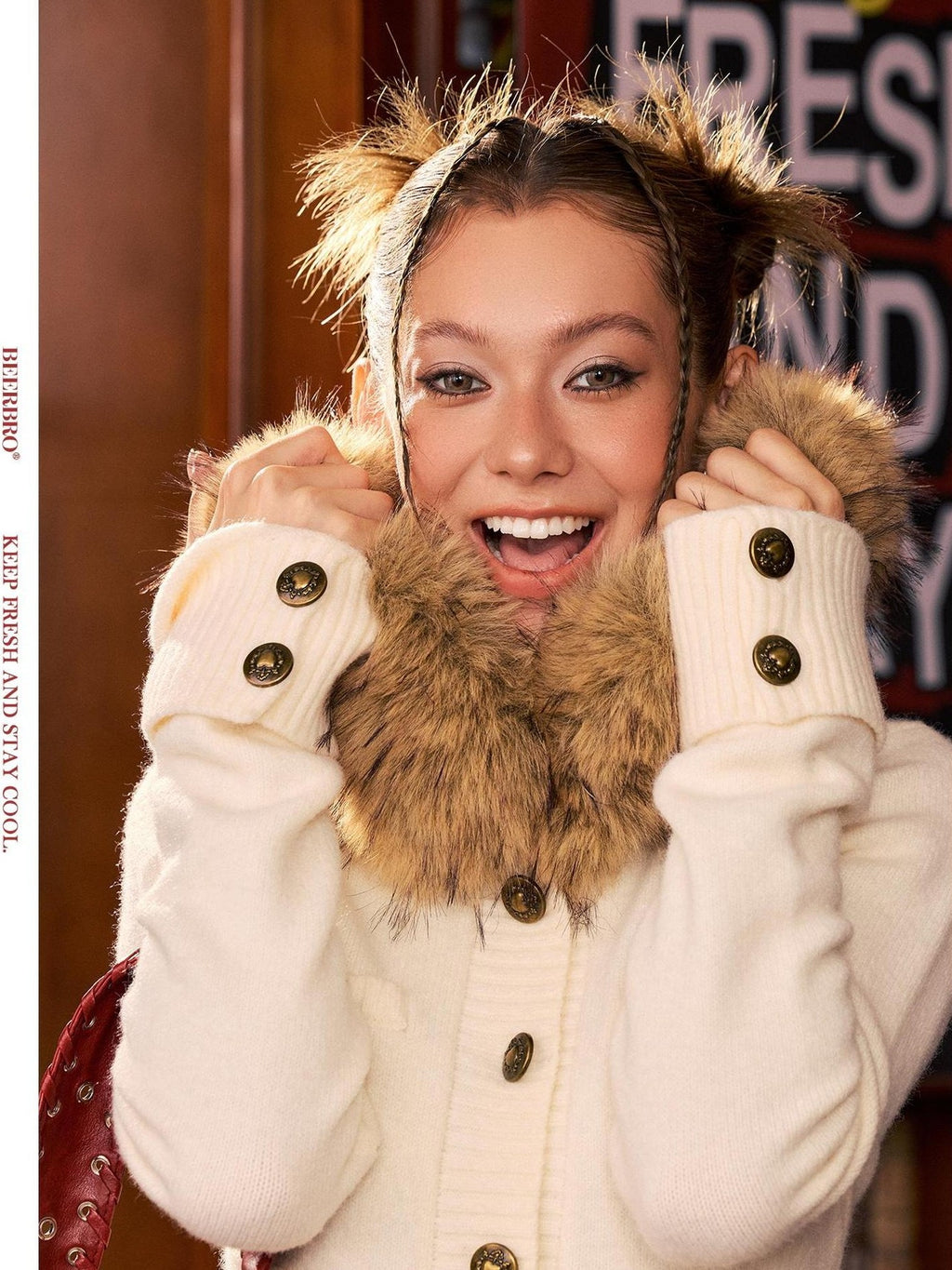 BeerBro Detachable Faux Fur Collar Slim Fit Button Front Cropped Women's Knit Sweaters