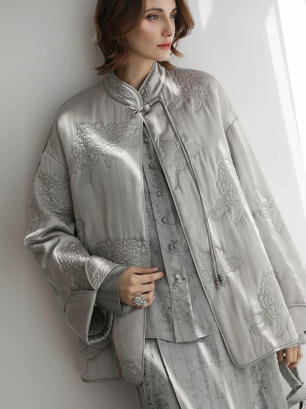 COCOBELLA Embroidered Ethnic Commuter Straight Fit Short Polyester Padded Jackets