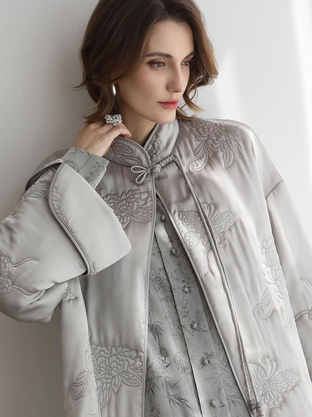 COCOBELLA Embroidered Ethnic Straight Fit Commuter Short Polyester Women Padded Jackets