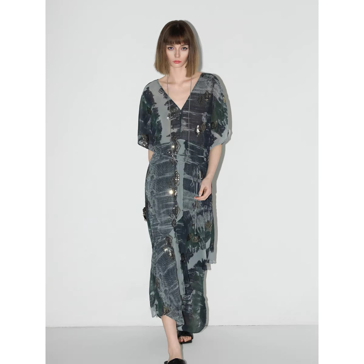 COCOBELLA_Resort_V_Neck_Embroidered_Printed_Sequin_Belted_Relaxed_Straight_Skirt_Dresses_MISSTT