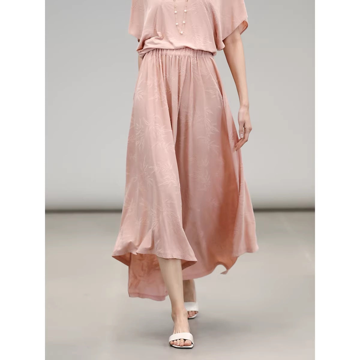 COCOBELLA_Soft_Jacquard_Patchwork_Batwing_Short_Sleeve_Loose_V_Neck_Ladies_Commuter_Shirts_MISSTT