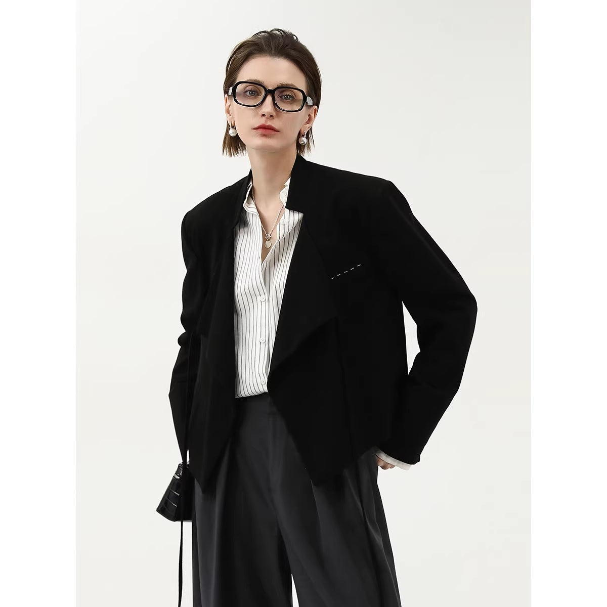 COCOBELLA_Streamlined_Office_Straight_Cut_Topstitched_Detachable_Cuffs_Women_Black_Blazers_MISSTT