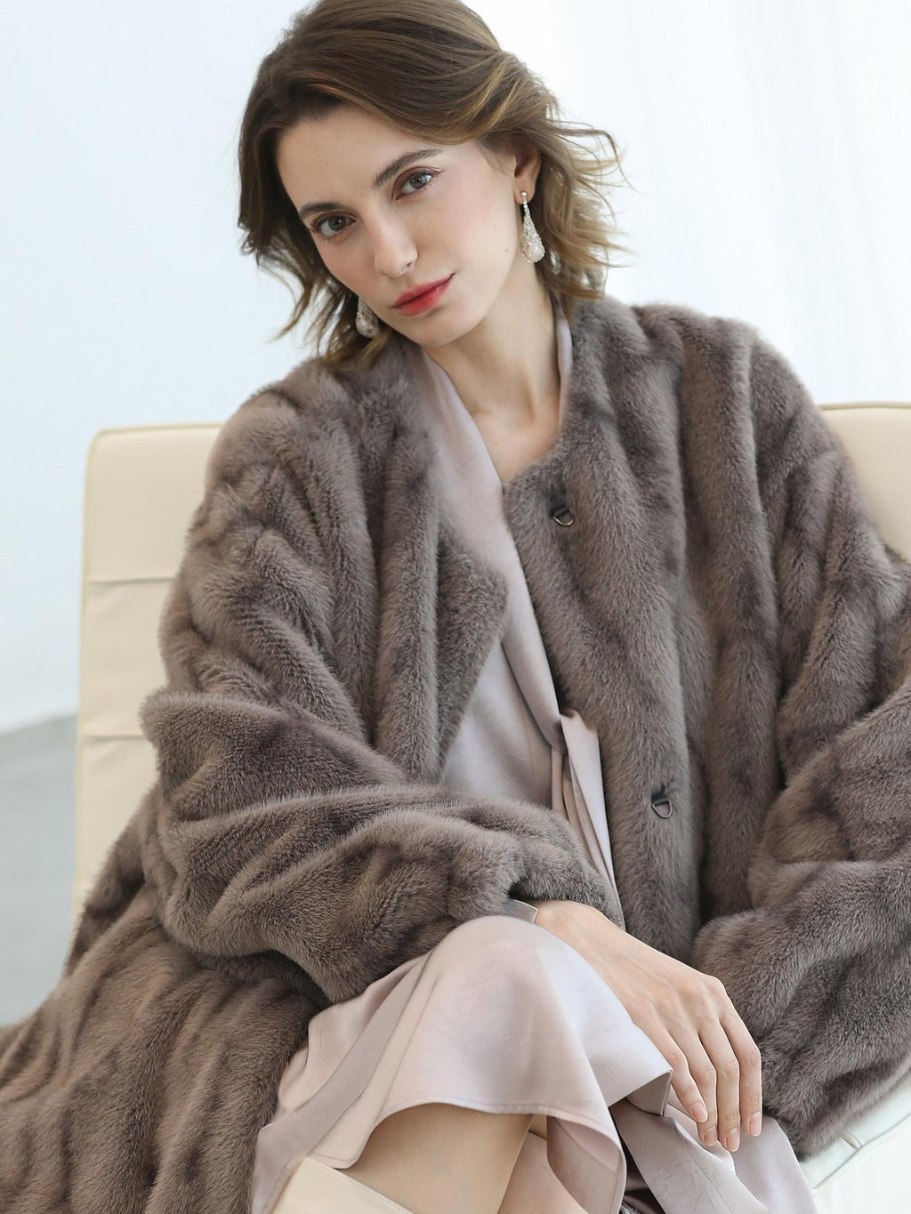 COCOBELLA Thick Long Loose Fit Round Neck Fur Panel Women Office Wool Overcoats Coats