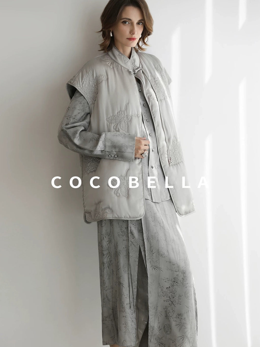 COCOBELLA Thickened Embroidered Short Stand Collar Frog Button Office Padded Jackets