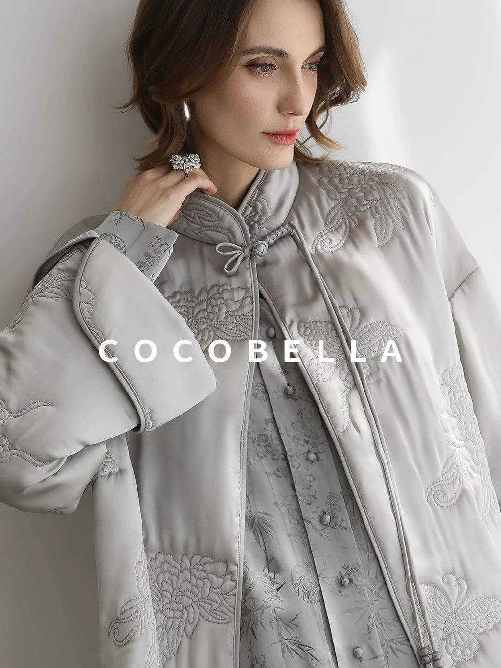 COCOBELLA Thickened Embroidered Short Stand Collar Frog Button Office Padded Jackets