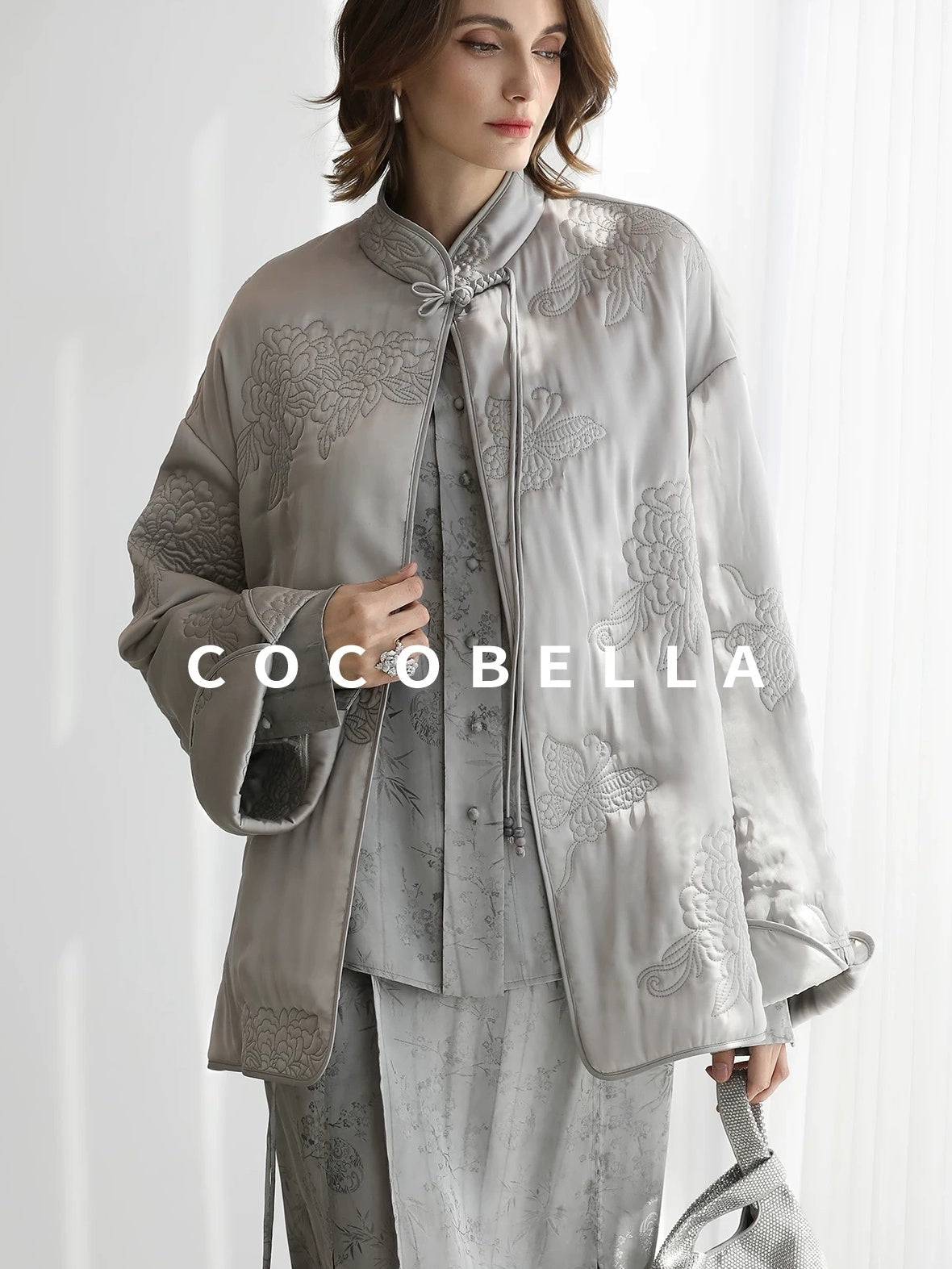 COCOBELLA Thickened Embroidered Short Stand Collar Frog Button Office Padded Jackets