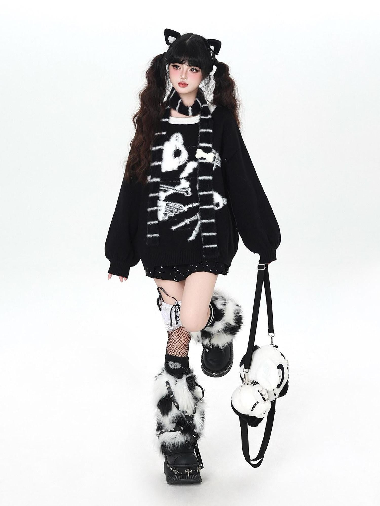CRAZYGIRL Black And White Kitten Print Loose Crewneck Pullover Women's Sweaters