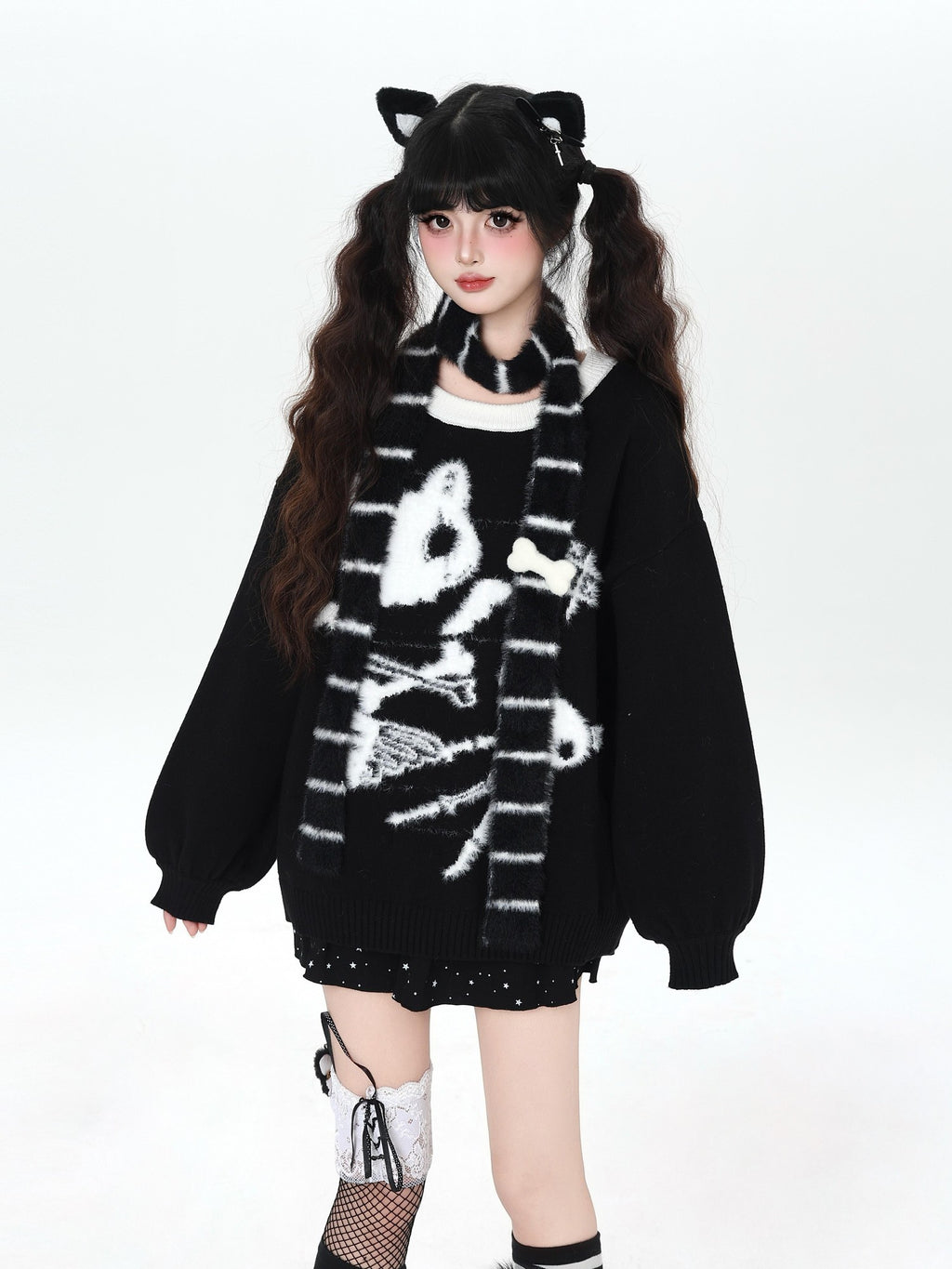 CRAZYGIRL Black And White Kitten Print Loose Crewneck Pullover Women's Sweaters