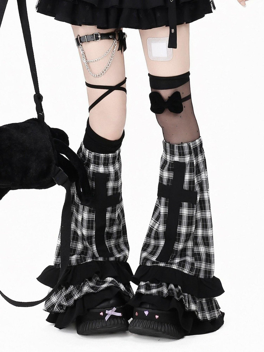 CRAZYGIRL Black White Checkered Patchwork Cross Slouchy Women's Other Material Leg Warmers