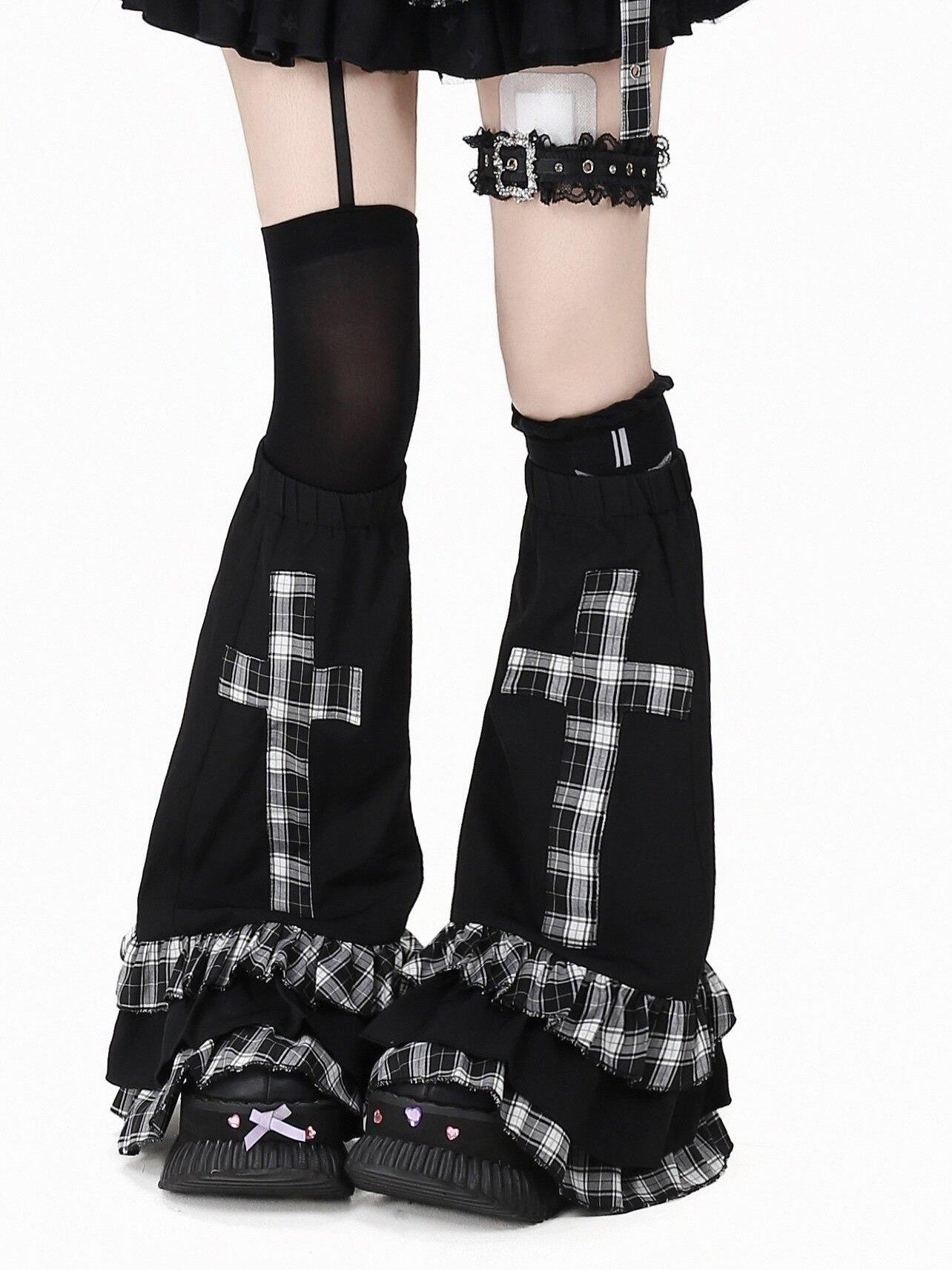 CRAZYGIRL Black White Checkered Patchwork Cross Slouchy Women's Other Material Leg Warmers
