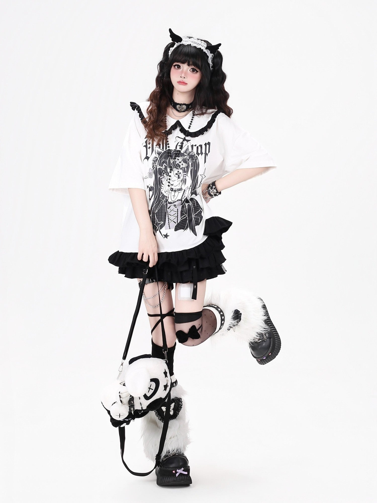 CRAZYGIRL Black White Patchwork Character Print Women's Short Sleeve T-shirts