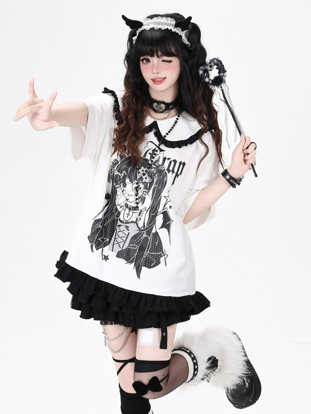 CRAZYGIRL Black White Patchwork Character Print Women's Short Sleeve T-shirts
