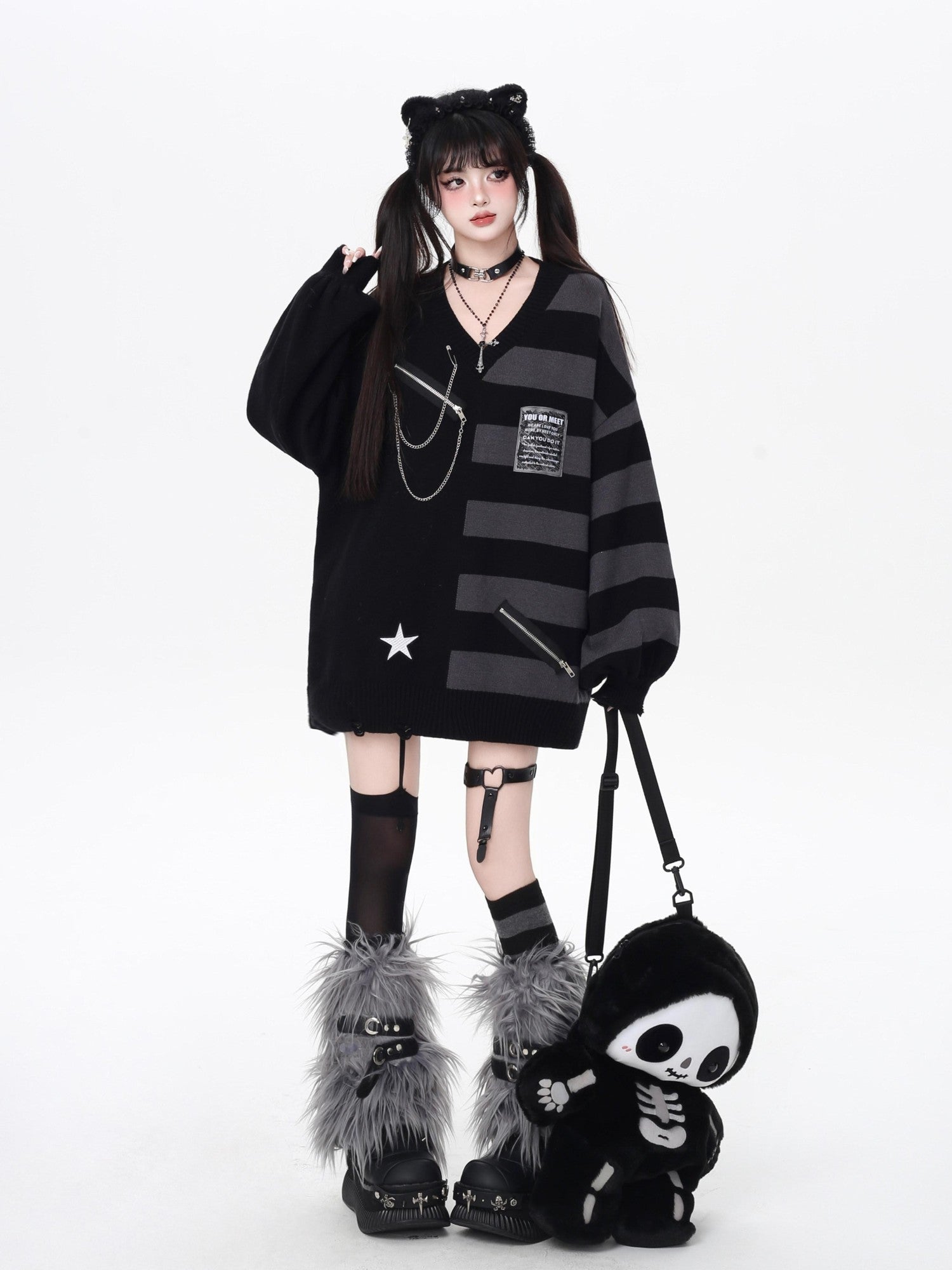 CRAZYGIRL Colorblock Striped V-neck Lantern Sleeve Pullover Regular Fit Women's Sweaters