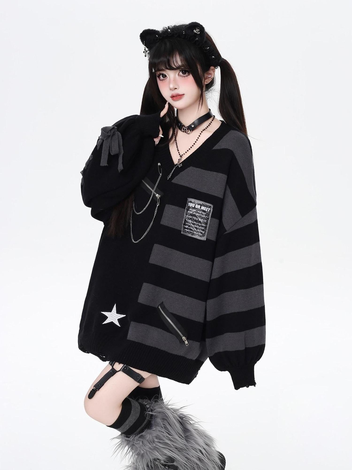 CRAZYGIRL Colorblock Striped V-neck Lantern Sleeve Pullover Regular Fit Women's Sweaters