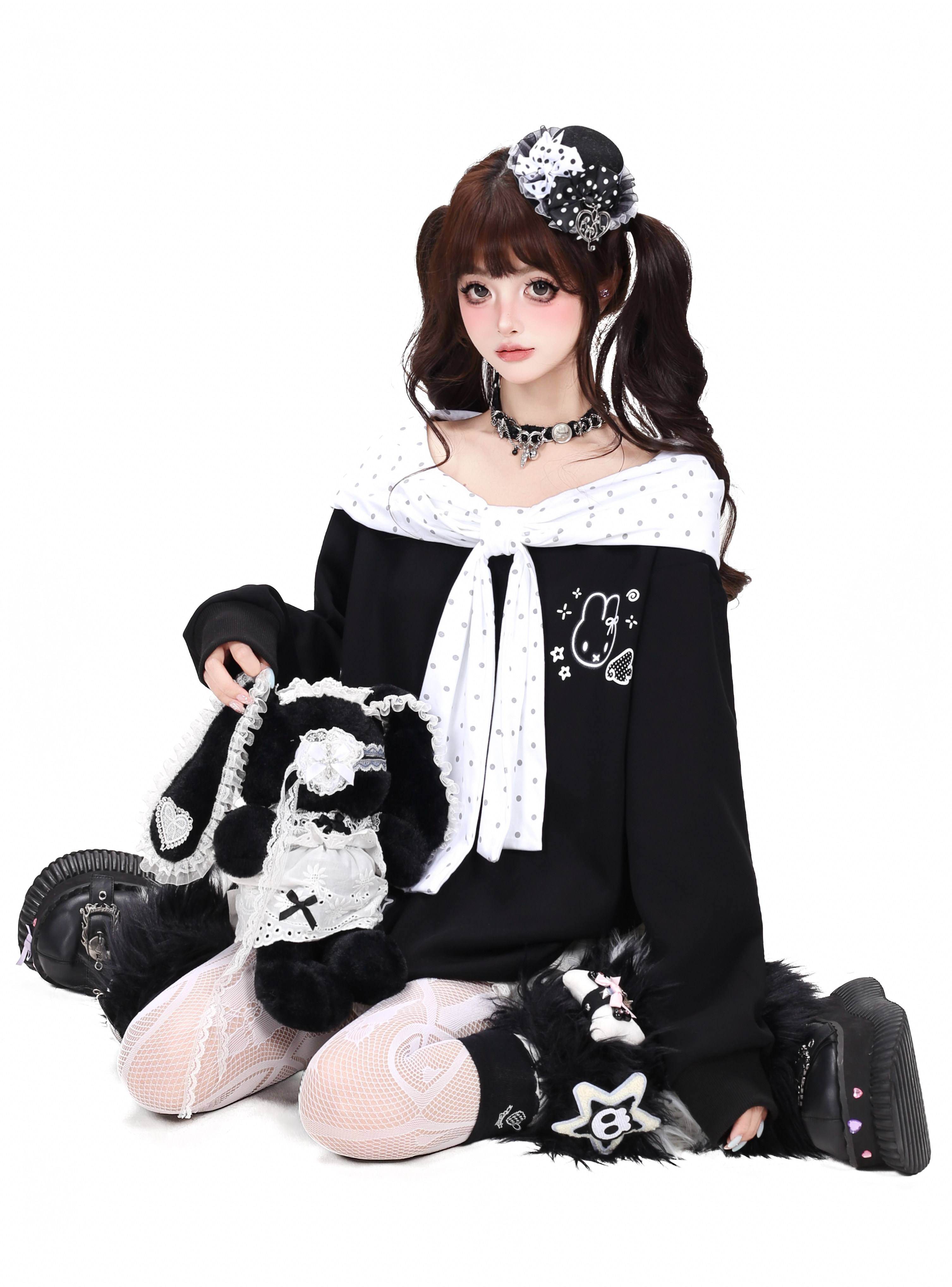 CRAZYGIRL_Polka_Dot_Cartoon_Print_Bow_Cape_Women's_Loose_Other_Fabric_Hoodies_1070008022066_MISSTT