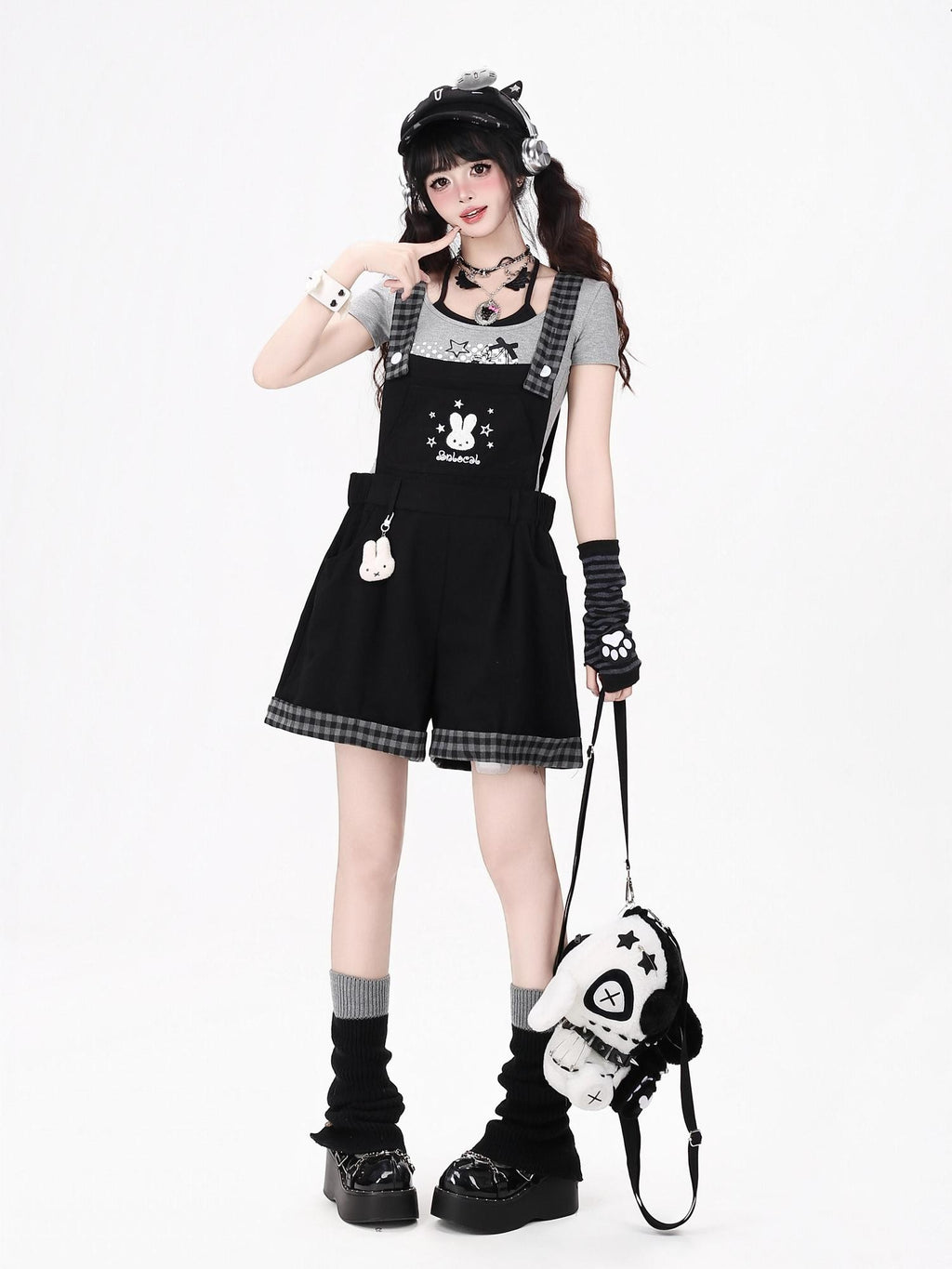 CRAZYGIRL Rabbit Embroidery Black White Check Loose Suspender Women's Short Trousers