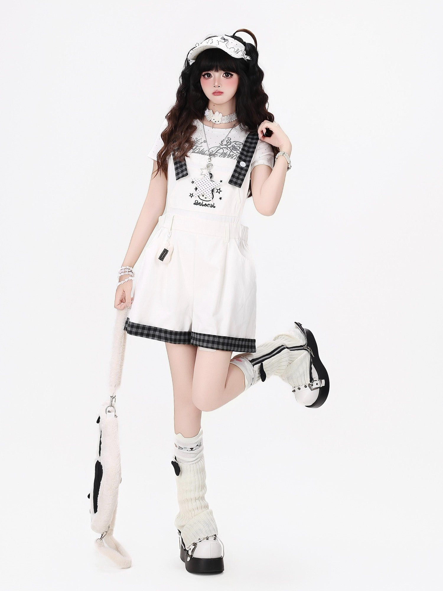 CRAZYGIRL Rabbit Embroidery Black White Check Loose Suspender Women's Short Trousers