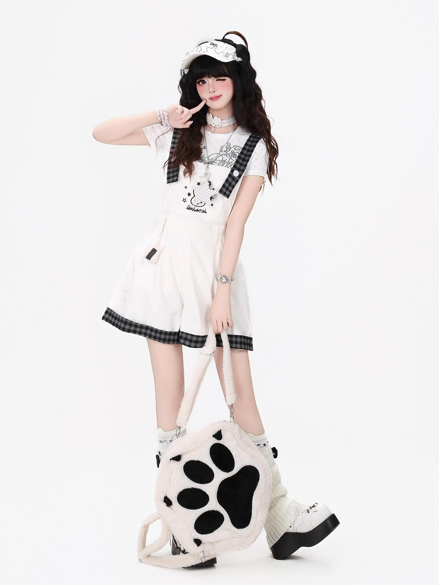 CRAZYGIRL Rabbit Embroidery Black White Check Loose Suspender Women's Short Trousers