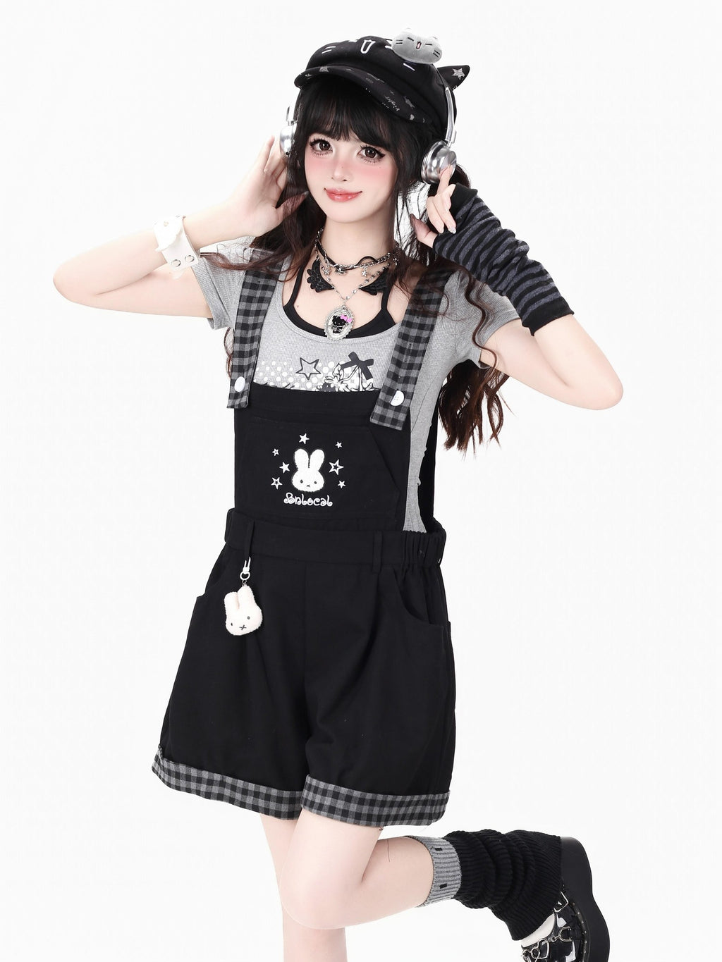 CRAZYGIRL Rabbit Embroidery Black White Check Loose Suspender Women's Short Trousers