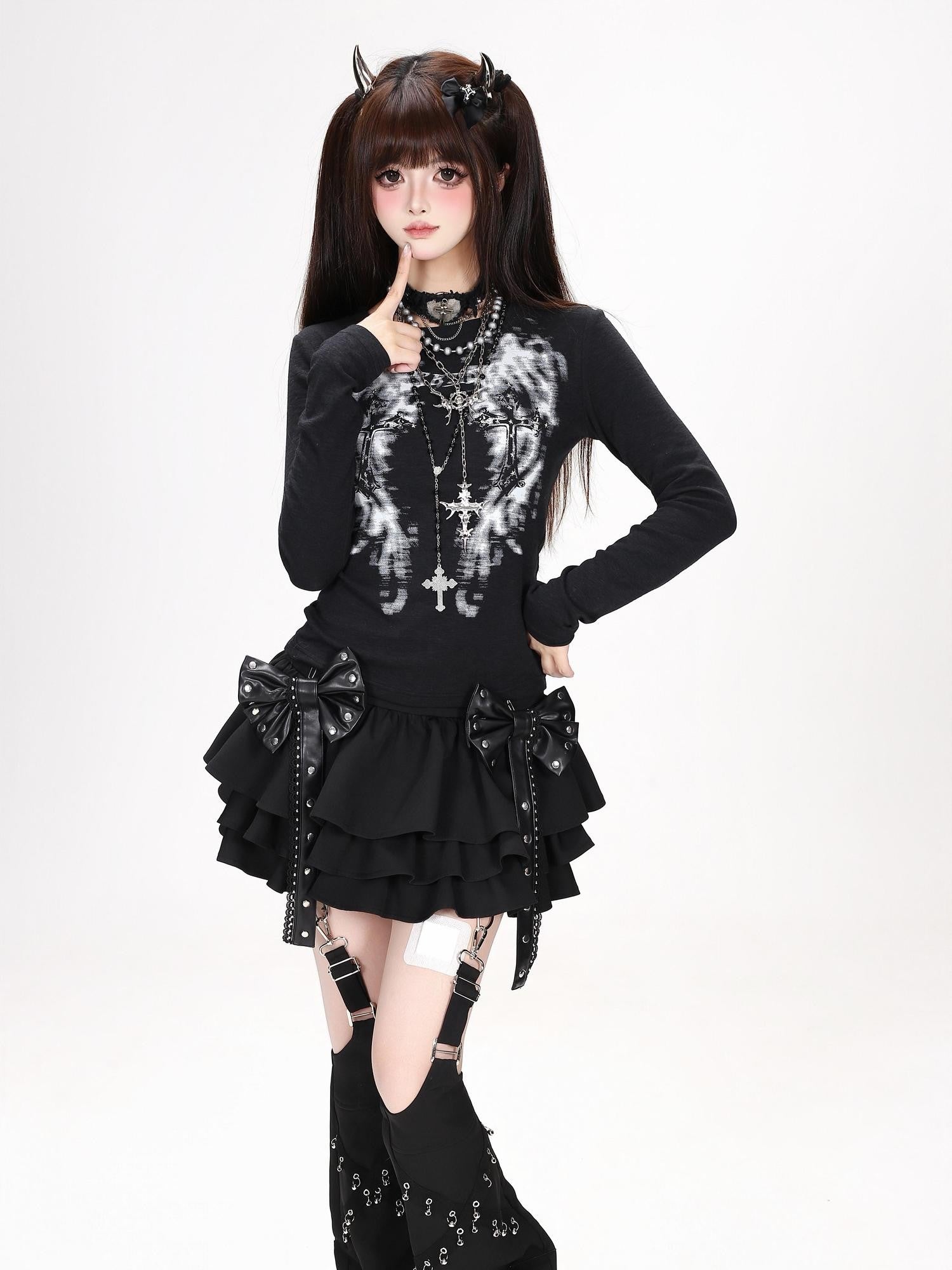 CRAZYGIRL Vintage Cross Wings Phantom Print Fitted Crew Neck Women's Long Sleeve T-shirts