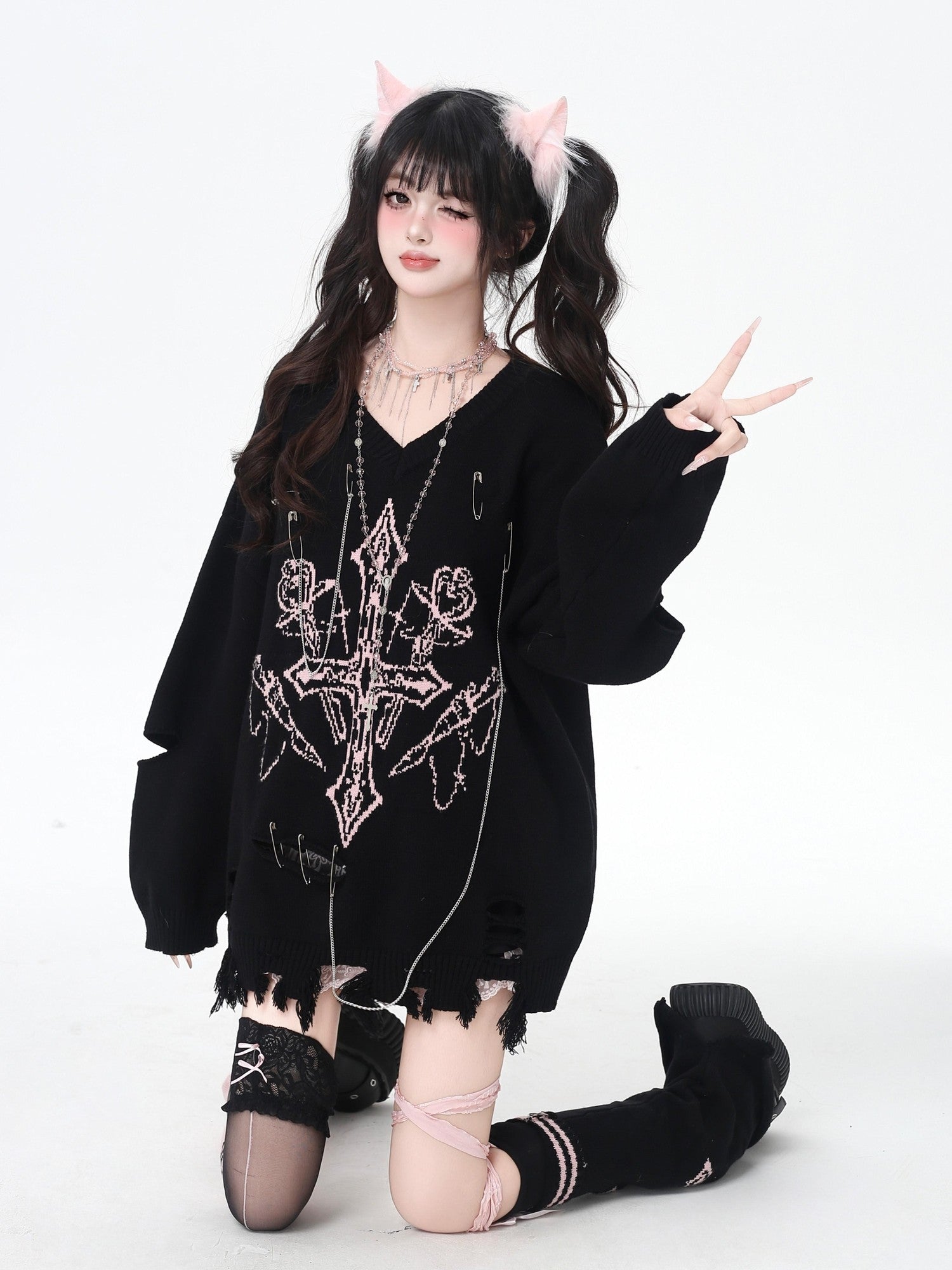 CRAZYGIRL Wine Black White Gothic V-neck Loose Design Women's Other Material Sweaters