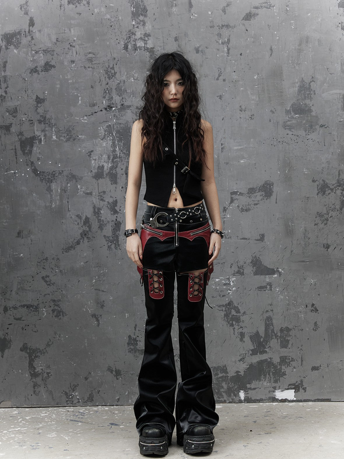 Frustration Garden Dark Punk Metal Embellished Slim Fit Cropped Women's Tank Tops