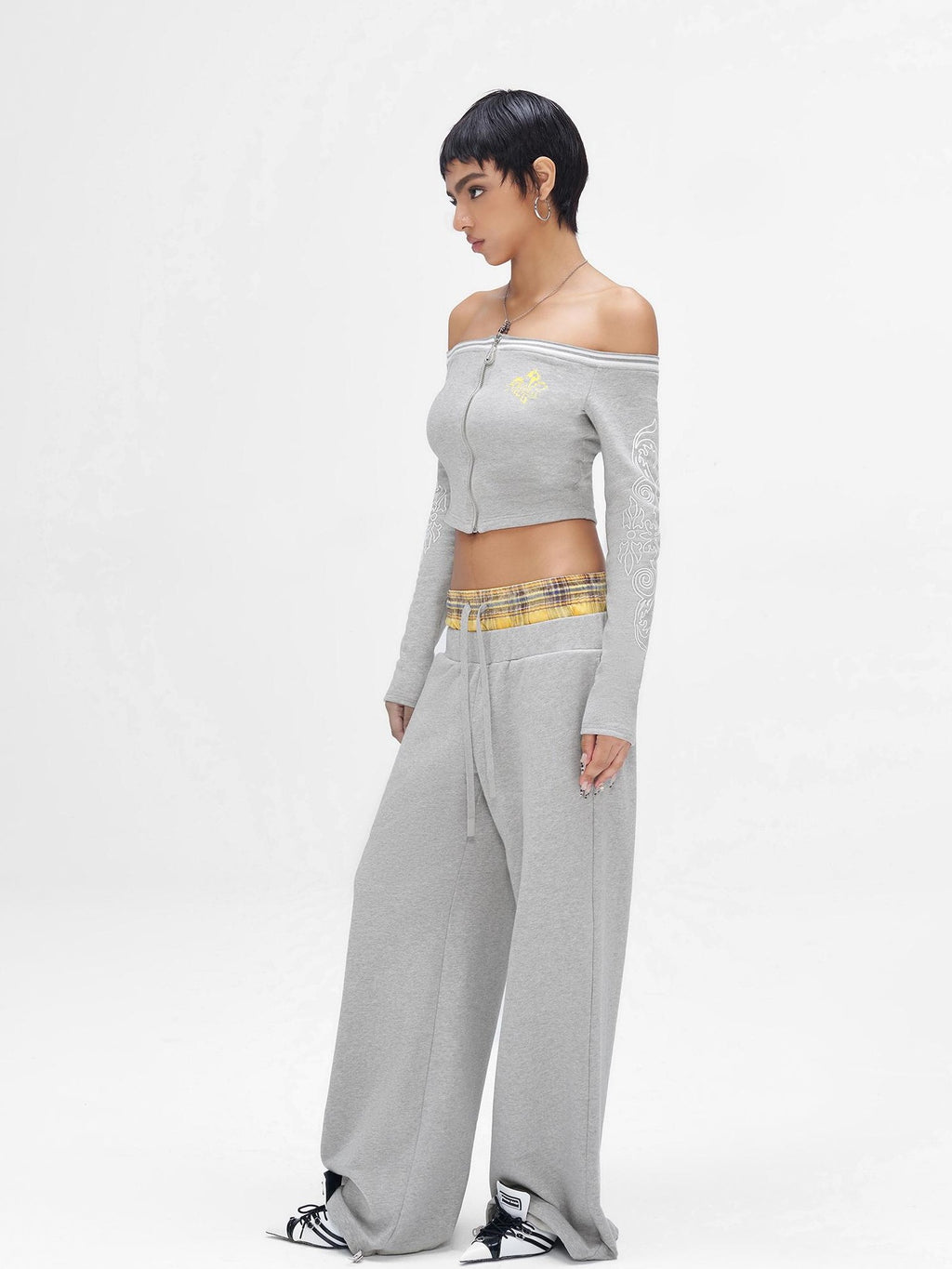 JYOSEI Gray Print Off Shoulder Drawstring Low Waist Women's Cotton Top & Pants Sets