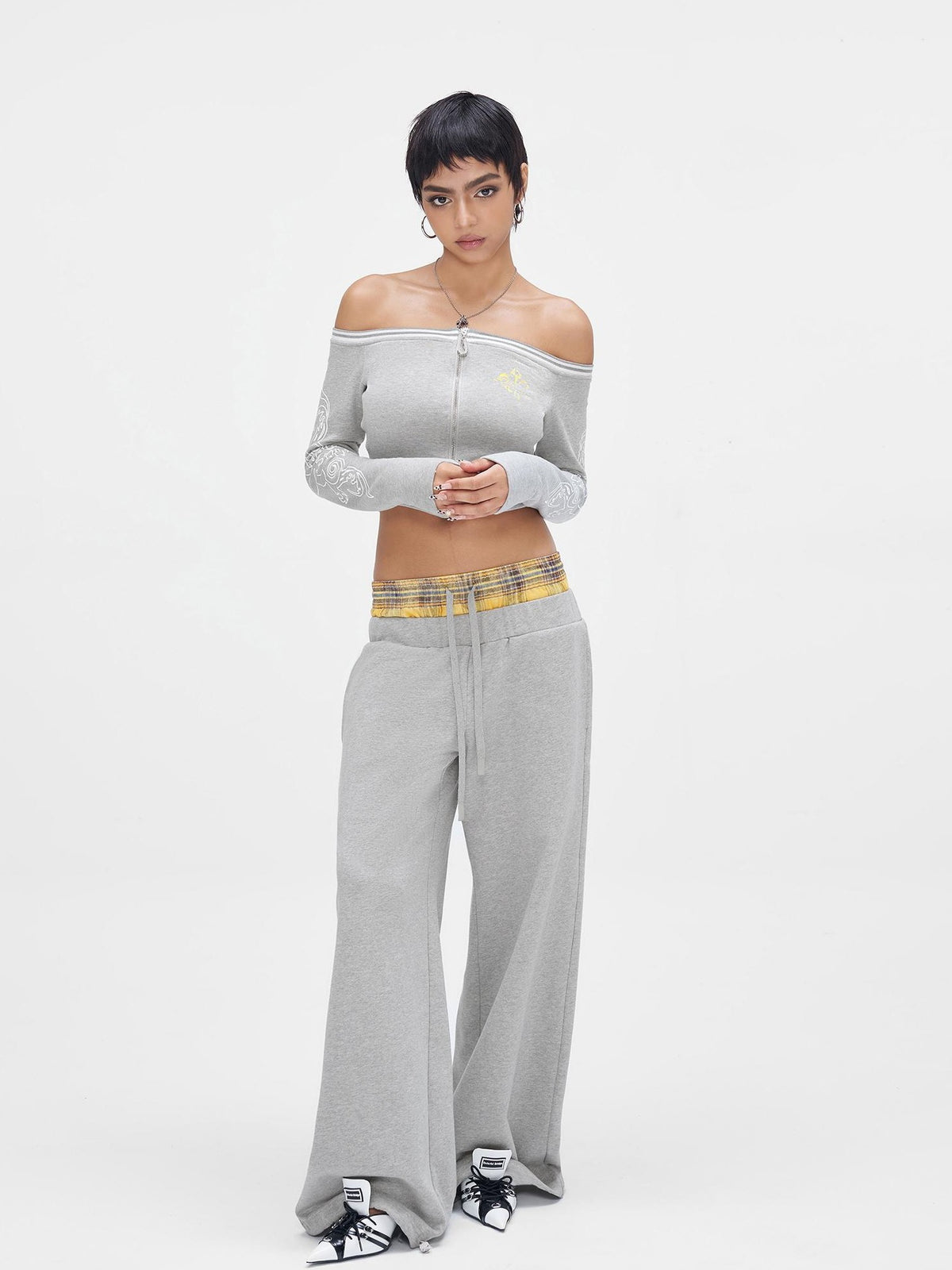 JYOSEI Gray Print Off Shoulder Drawstring Low Waist Women's Cotton Top & Pants Sets