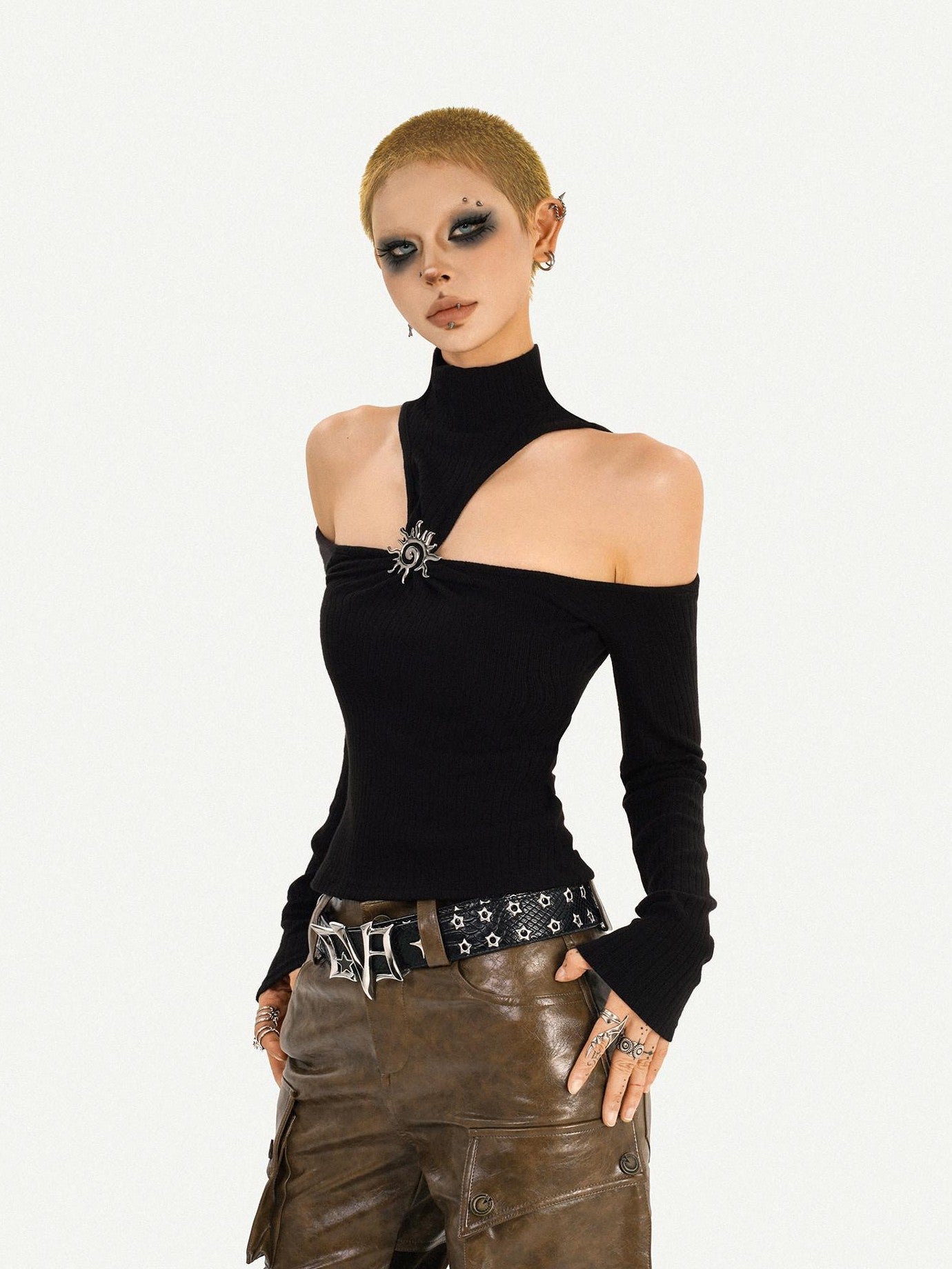 Nico Molly Black Cutout Halter Off Shoulder Women's Cotton Blend Long Sleeve T-shirts