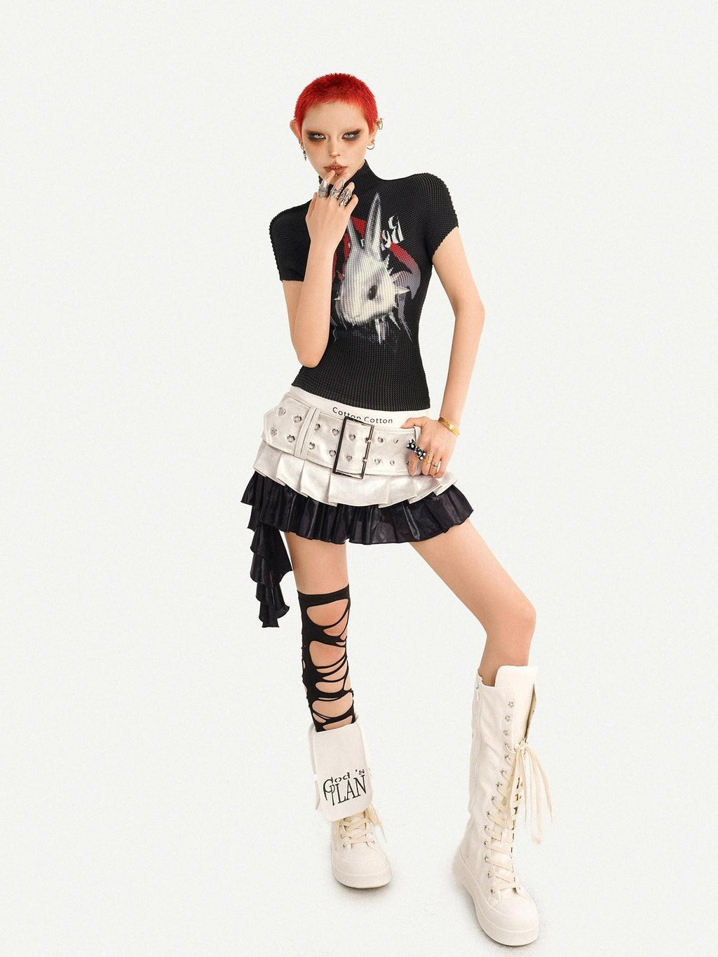 Nico Molly Black Pleated Cartoon Print Mock Neck Slim Women's Short Sleeve T-shirts