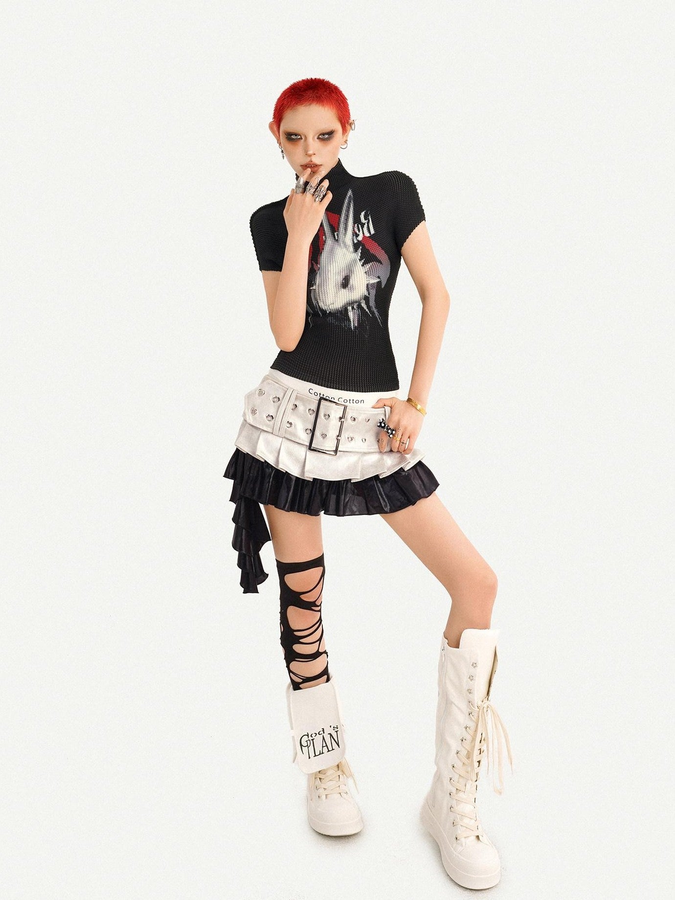 Nico Molly Black Pleated Cartoon Print Mock Neck Slim Women's Short Sleeve T-shirts