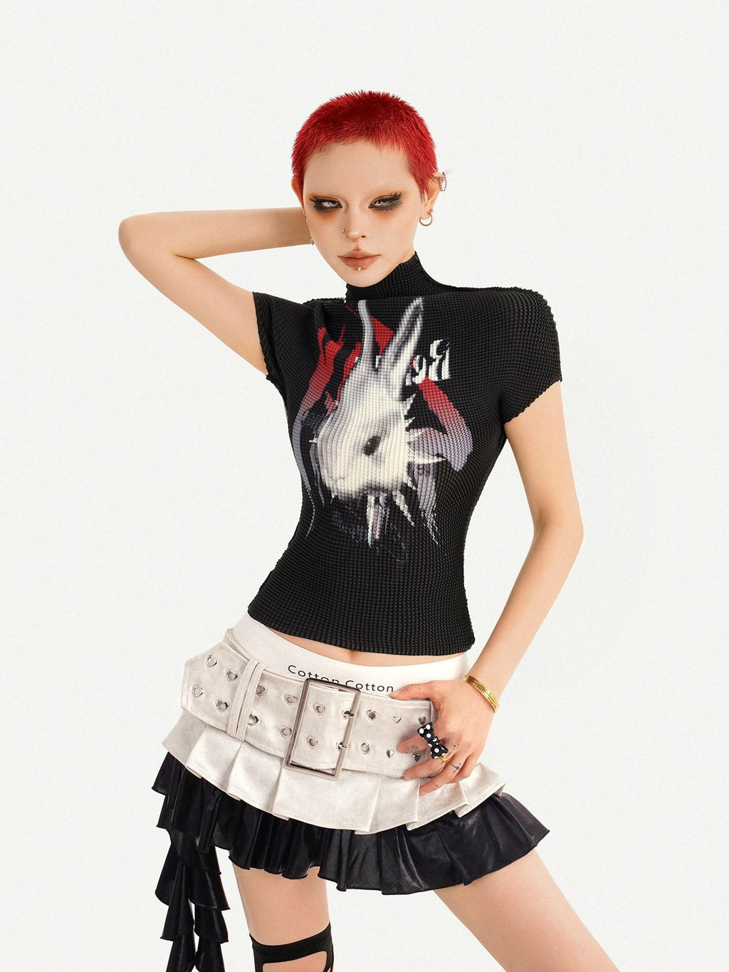 Nico Molly Black Pleated Cartoon Print Mock Neck Slim Women's Short Sleeve T-shirts