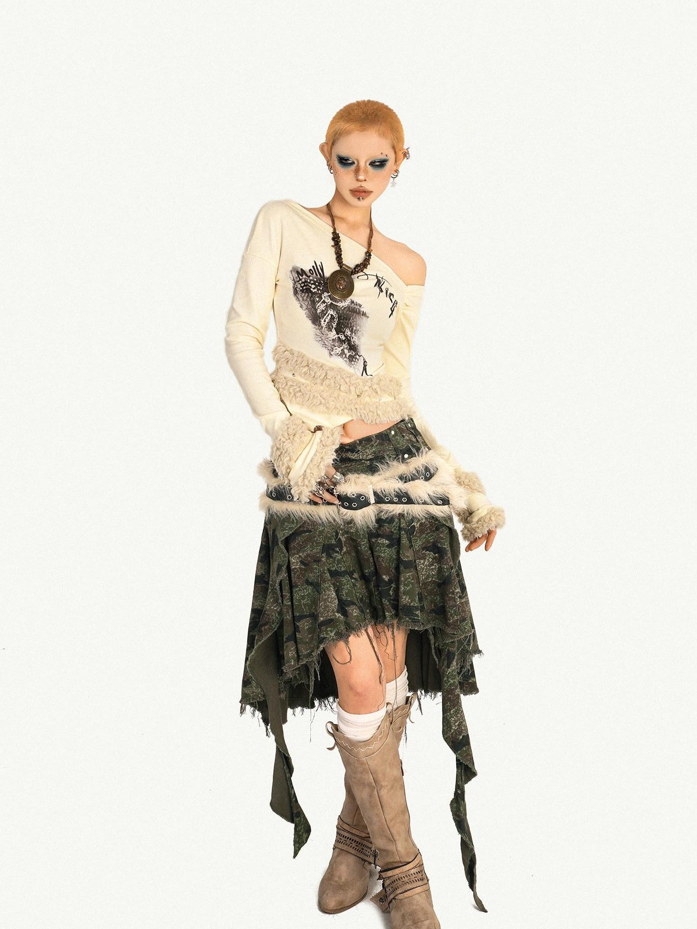 Nico Molly Punk Spliced Fur Slanted Neckline Graphic Print Women's Long Sleeve T-shirts