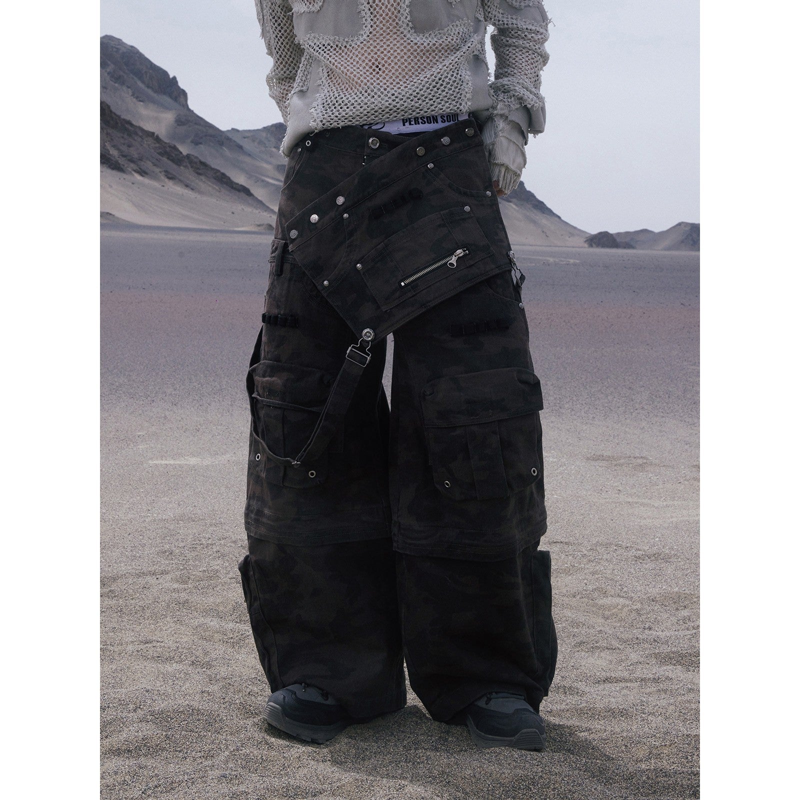 PERSONSOUL_Black_Camo_Three_In_One_Detachable_Straps_Cargo_Women's_Cotton_Wide-leg_Pants_798717393297_MISSTT