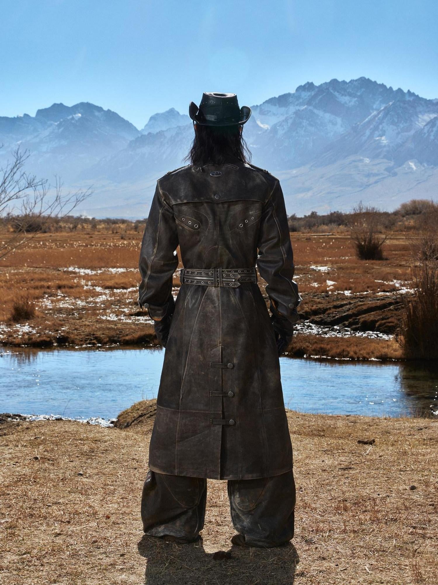 PERSONSOUL Black Distressed Metal Zip Long Lapel Women's Cowhide Trench Coats