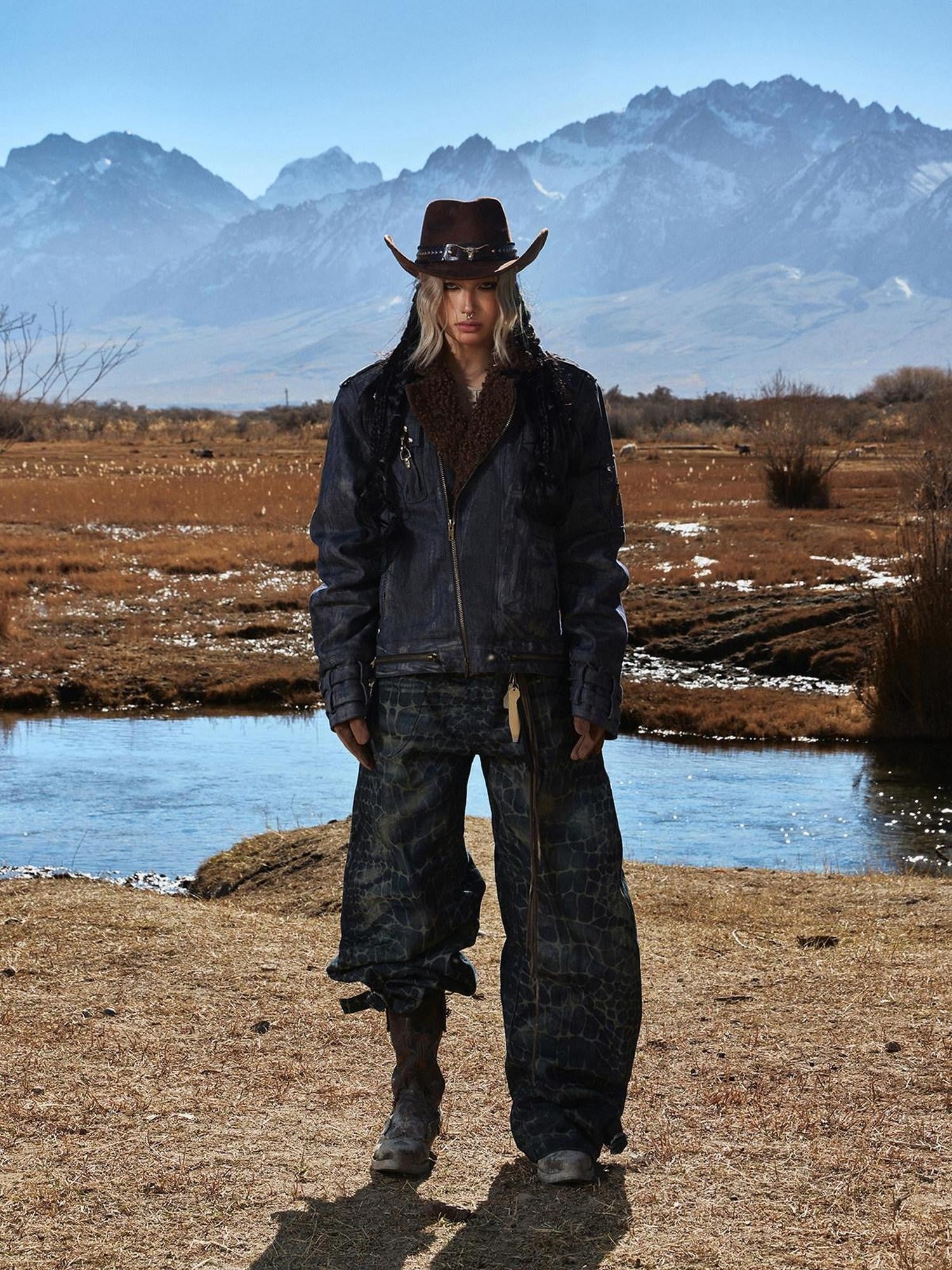 PERSONSOUL Crocodile Pattern Laser Engraved Rock Relaxed Women's Cotton Wide-leg Jeans