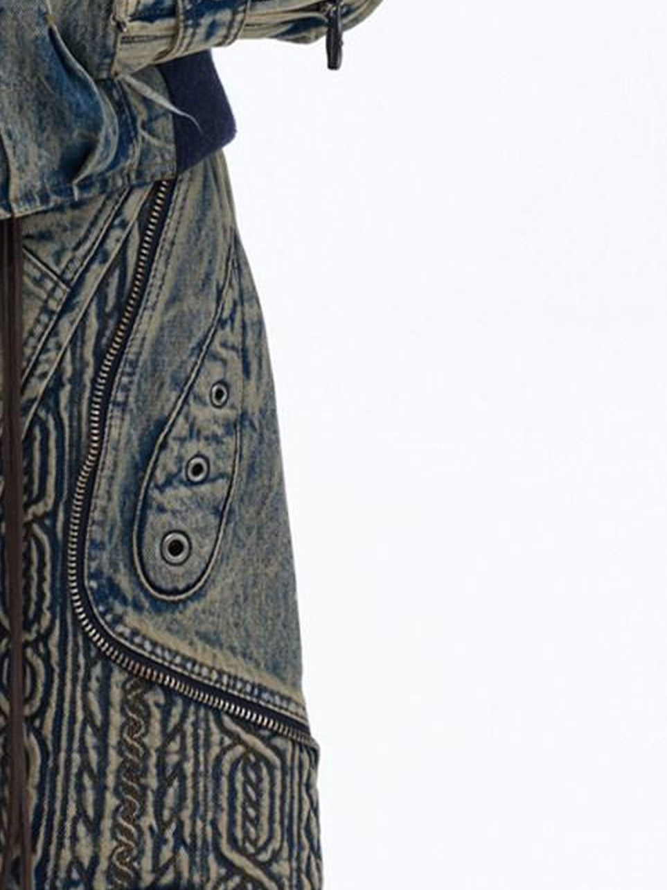 PERSONSOUL Washed Blue Embossed Floral Patchwork Women's Cotton Denim Jackets